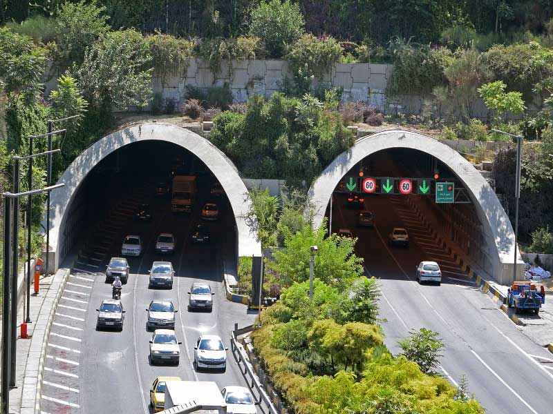 نمایی از تونل رسالت، تهران